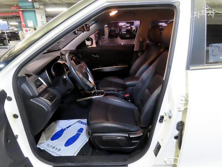 KG Mobility (Ssangyong) Tivoli Gasoline LX Premium Type 7