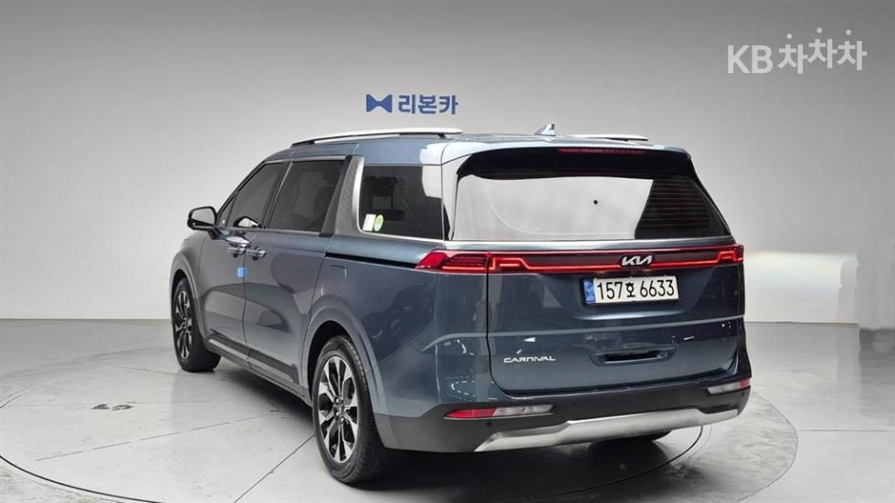 2022 - kia carnival