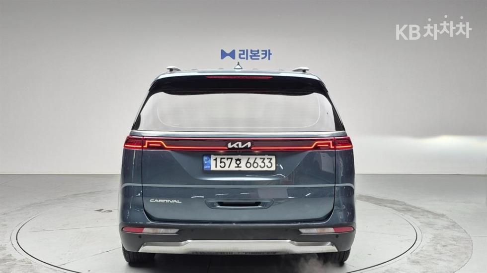 2022 - kia carnival