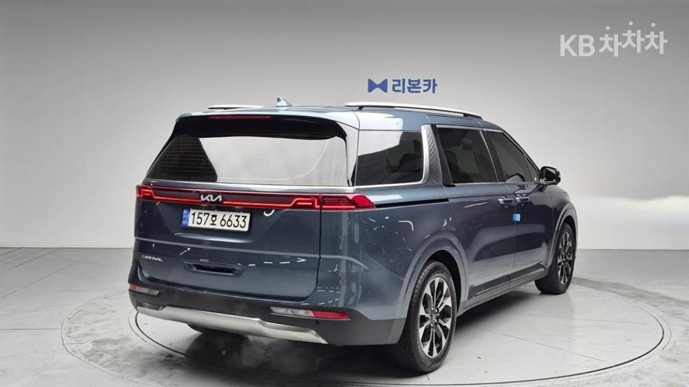 2022 - kia carnival