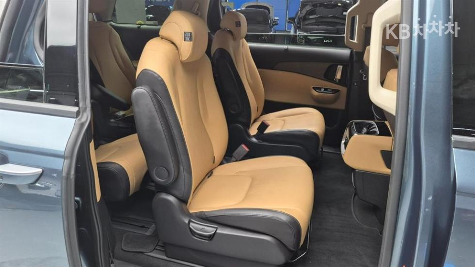 2022 - kia carnival
