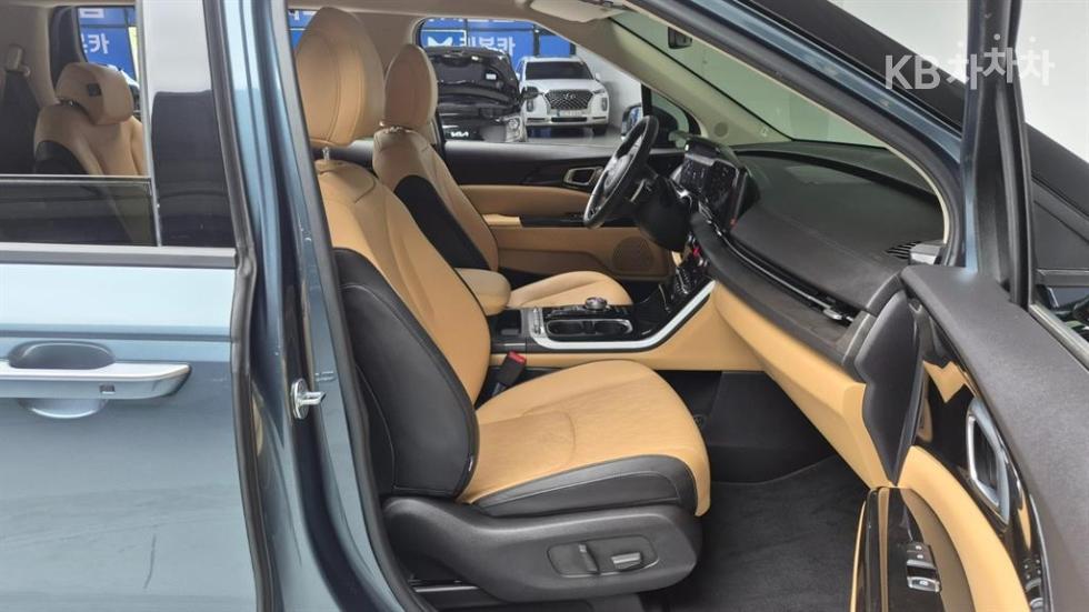 2022 - kia carnival