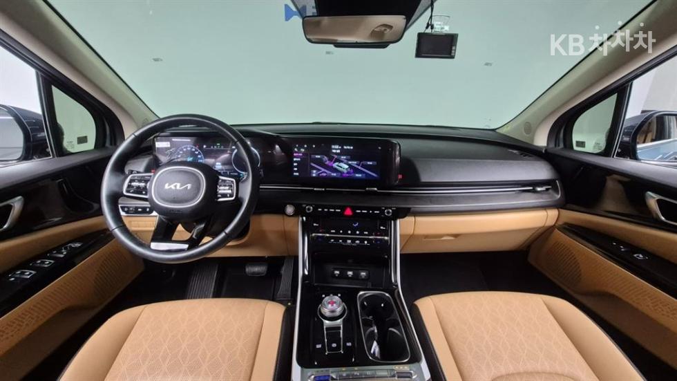2022 - kia carnival