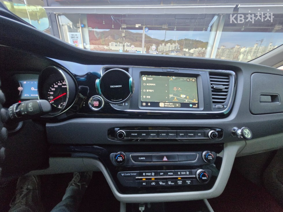 2017 - kia carnival