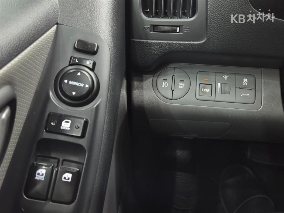Hyundai Starex — miniaturë 18
