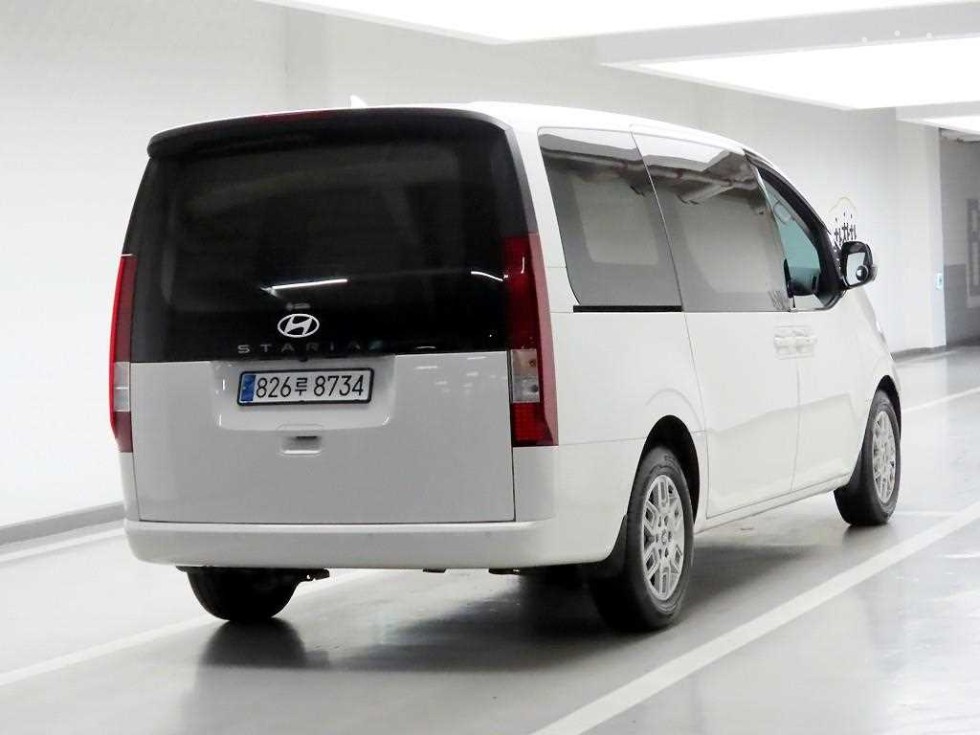 Hyundai Staria — miniaturë 4