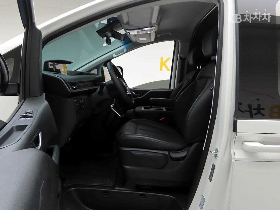Hyundai Staria — miniaturë 8