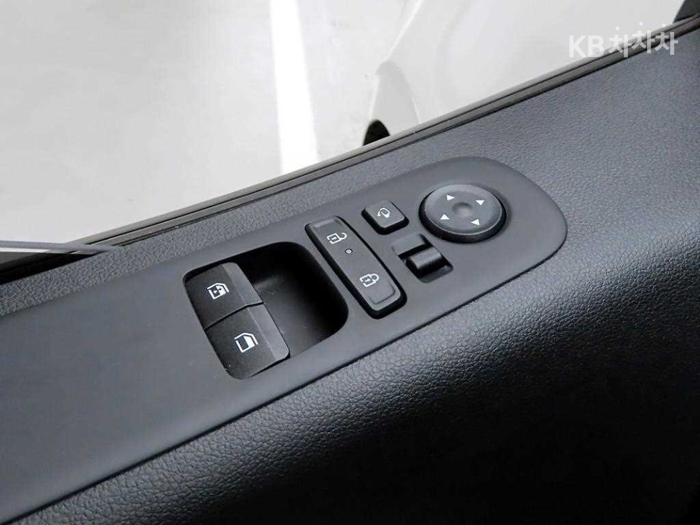 Hyundai Staria — miniaturë 15