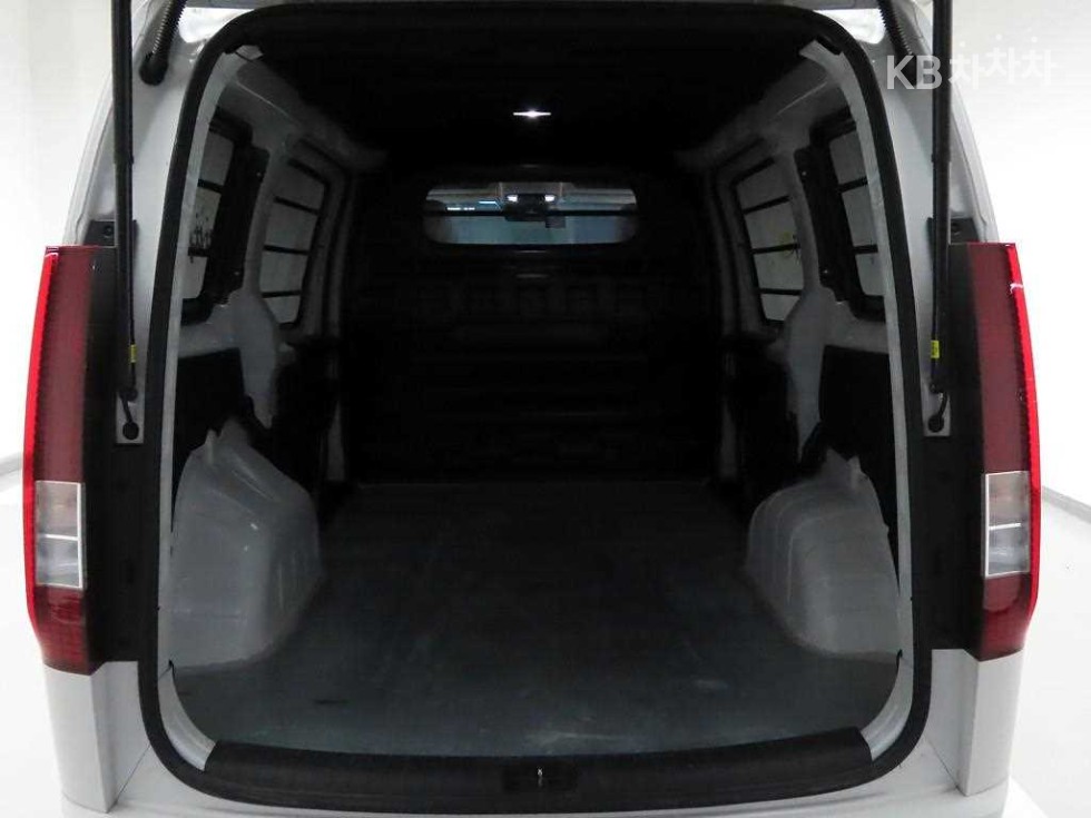 Hyundai Staria — miniaturë 16