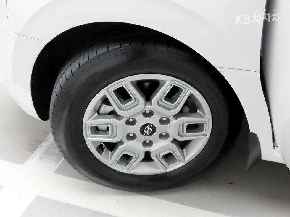 Hyundai Staria — miniaturë 19