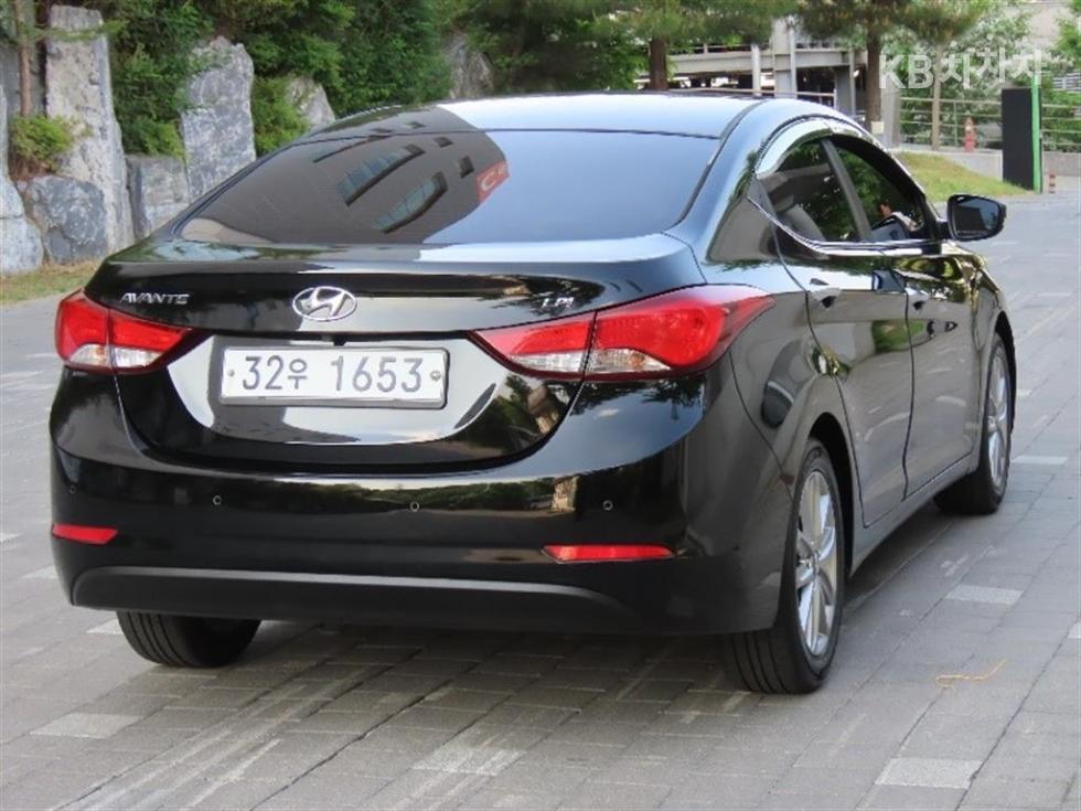 Hyundai Avante — miniaturë 3