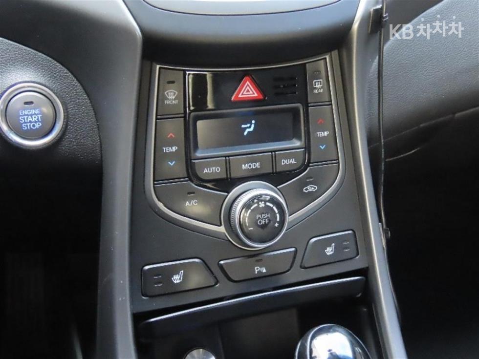 Hyundai Avante — miniaturë 7