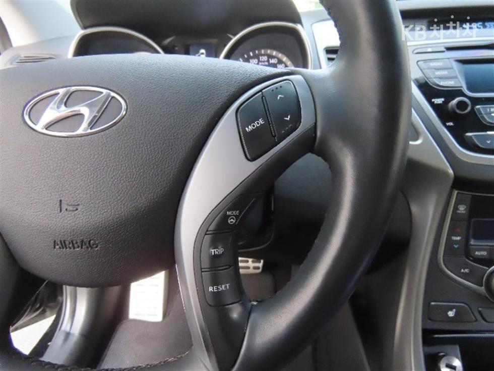 Hyundai Avante — miniaturë 12