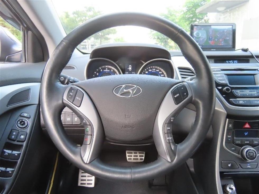 Hyundai Avante — miniaturë 16