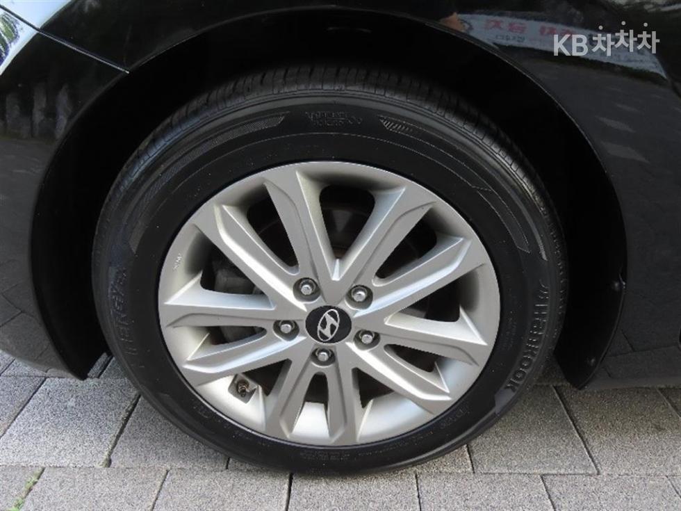 Hyundai Avante — miniaturë 17