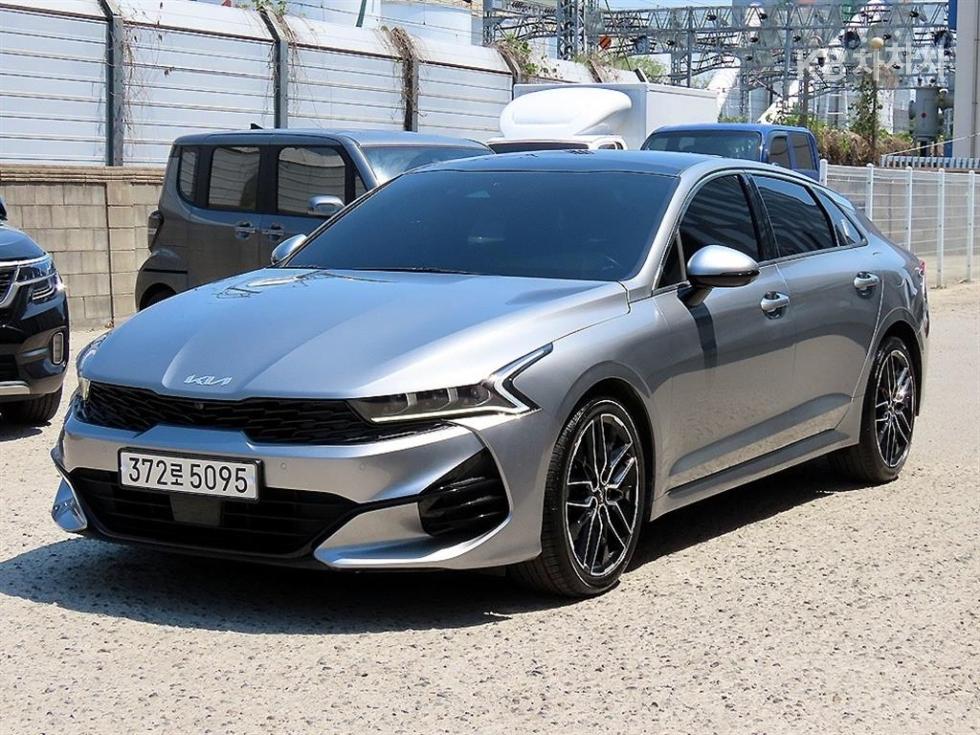 2022 - kia k5