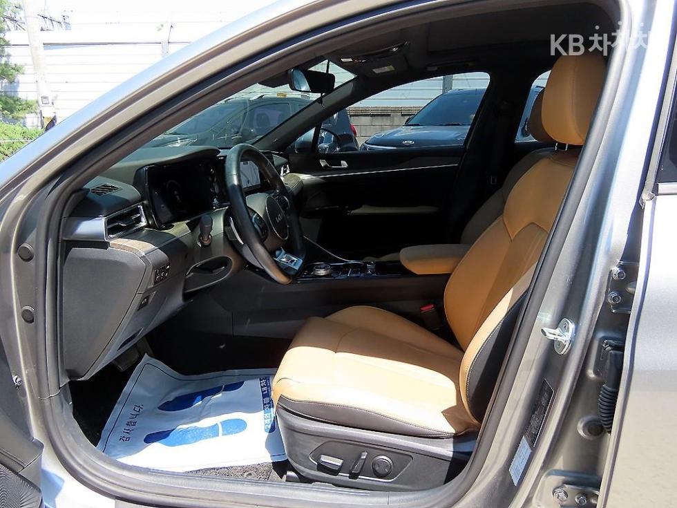 2022 - kia k5