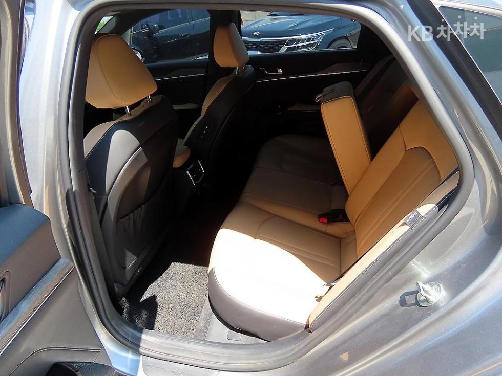 2022 - kia k5