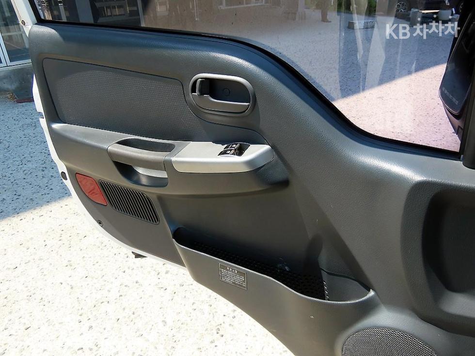 2013 - kia bongo iii