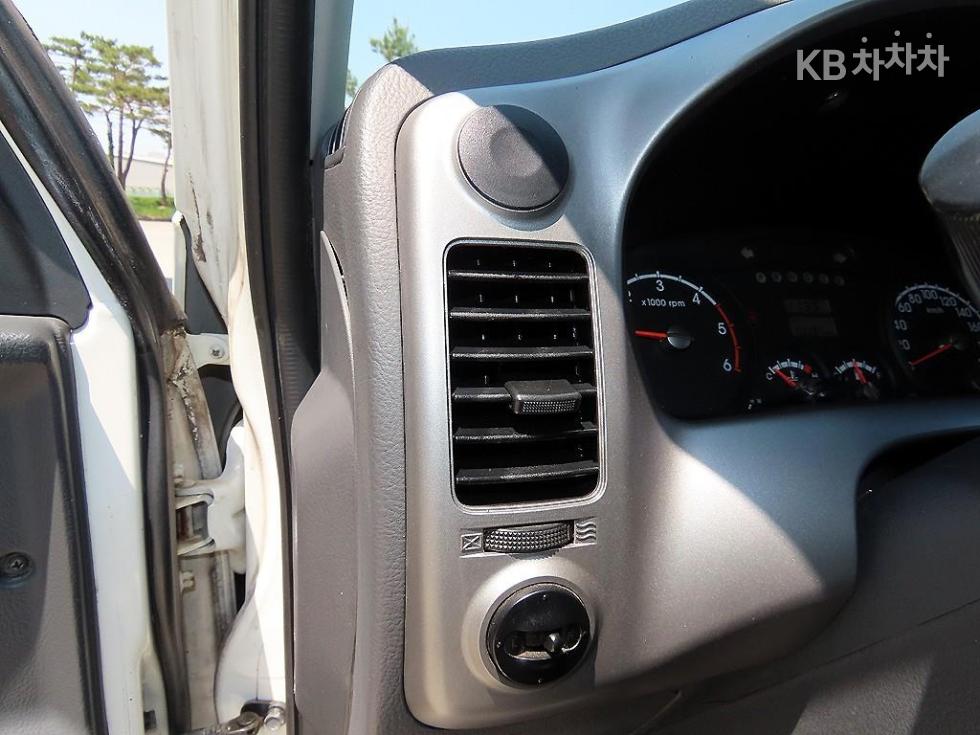 2013 - kia bongo iii
