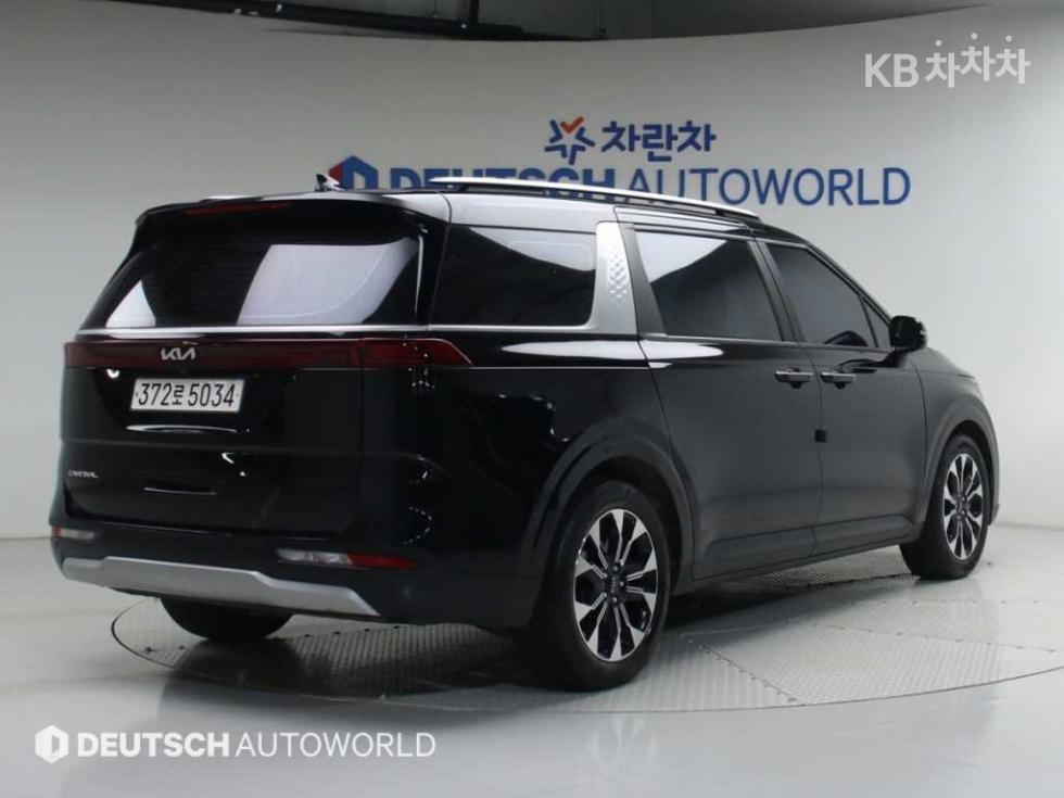 2023 - kia carnival