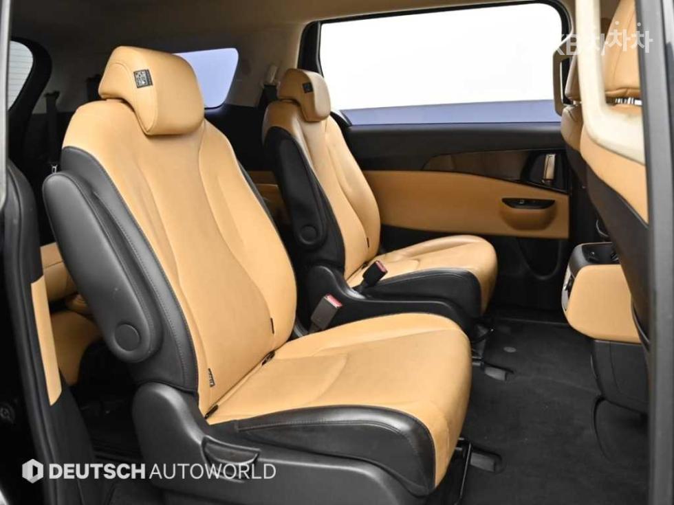 2023 - kia carnival