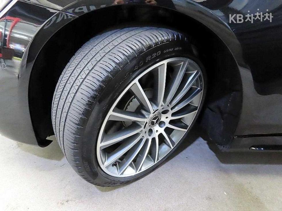 2018 Mercedes-Benz S photo