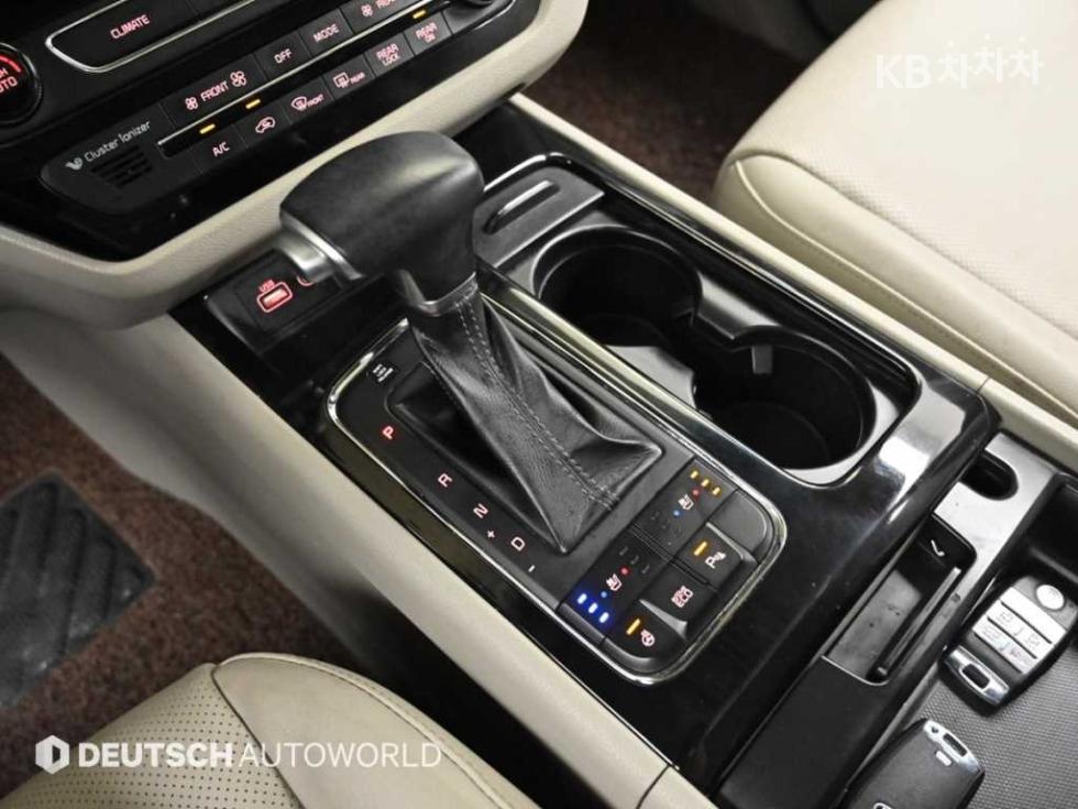 2017 - kia carnival
