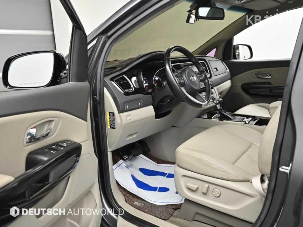 2017 - kia carnival