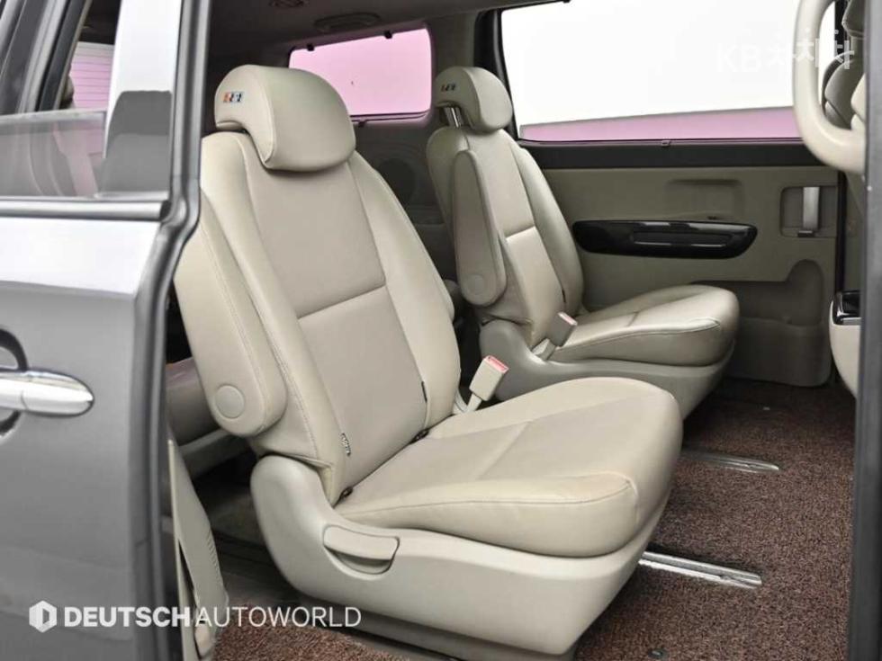 2017 - kia carnival