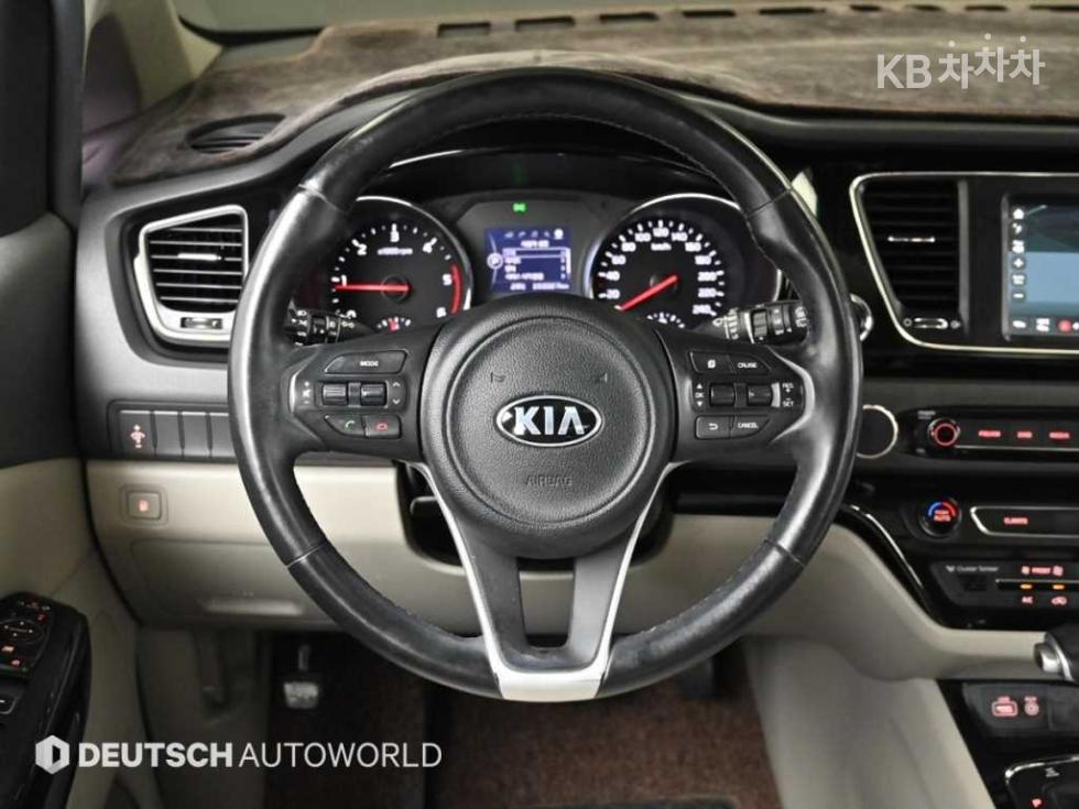 2017 - kia carnival