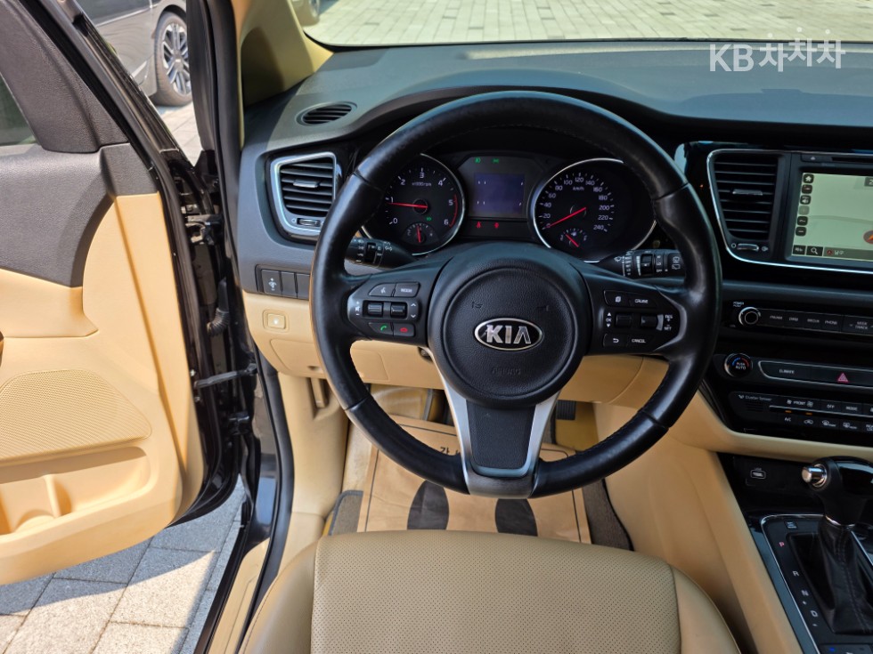 2016 - kia carnival