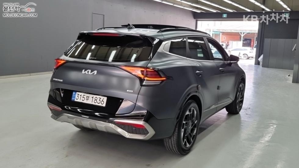 2022 - kia sportage