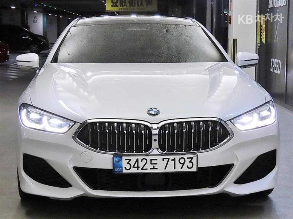 2022 BMW BMW 8 (G15) photo