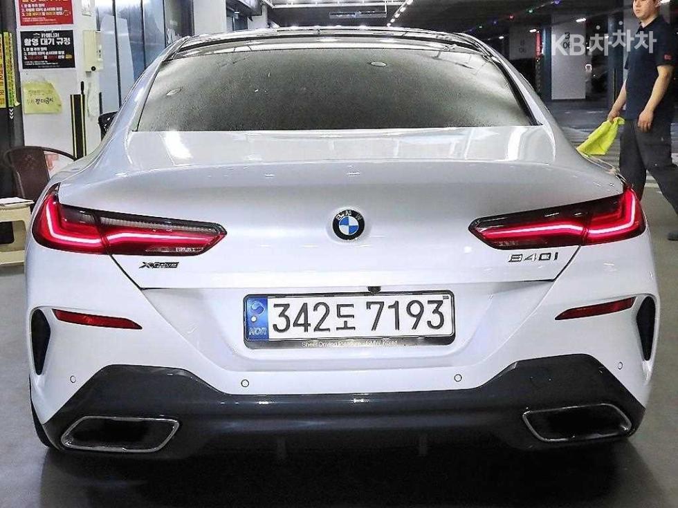 2022 BMW BMW 8 (G15) photo