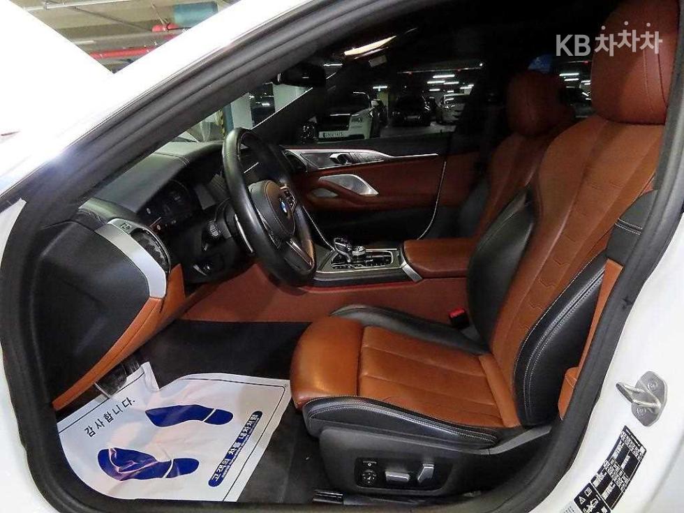 2022 BMW BMW 8 (G15) photo