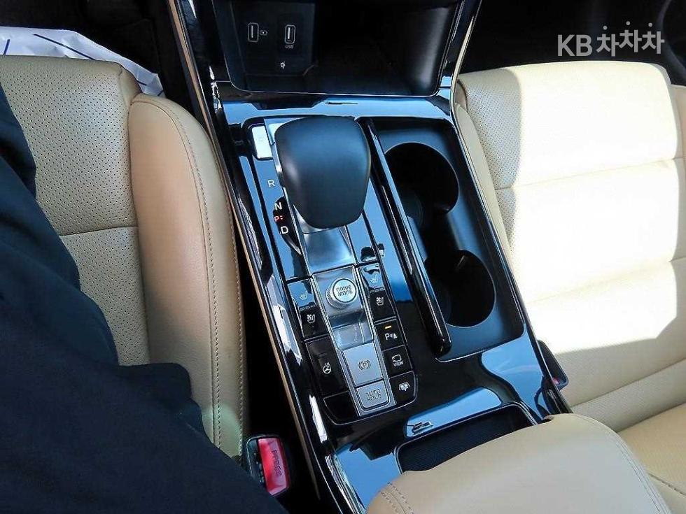 2020 - kia k7