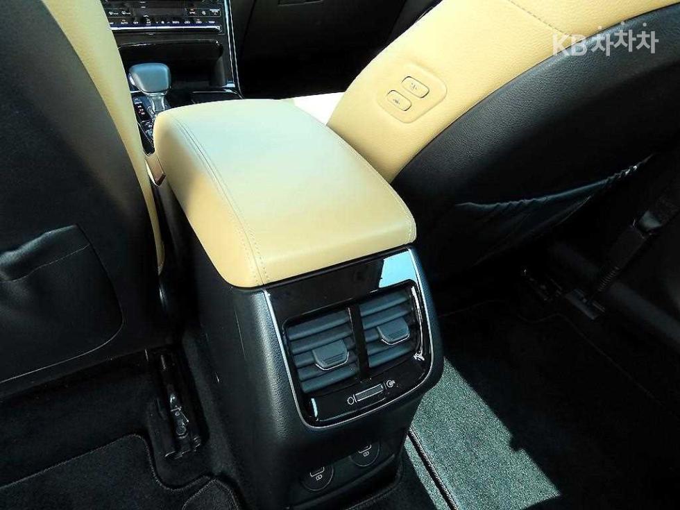 2020 - kia k7