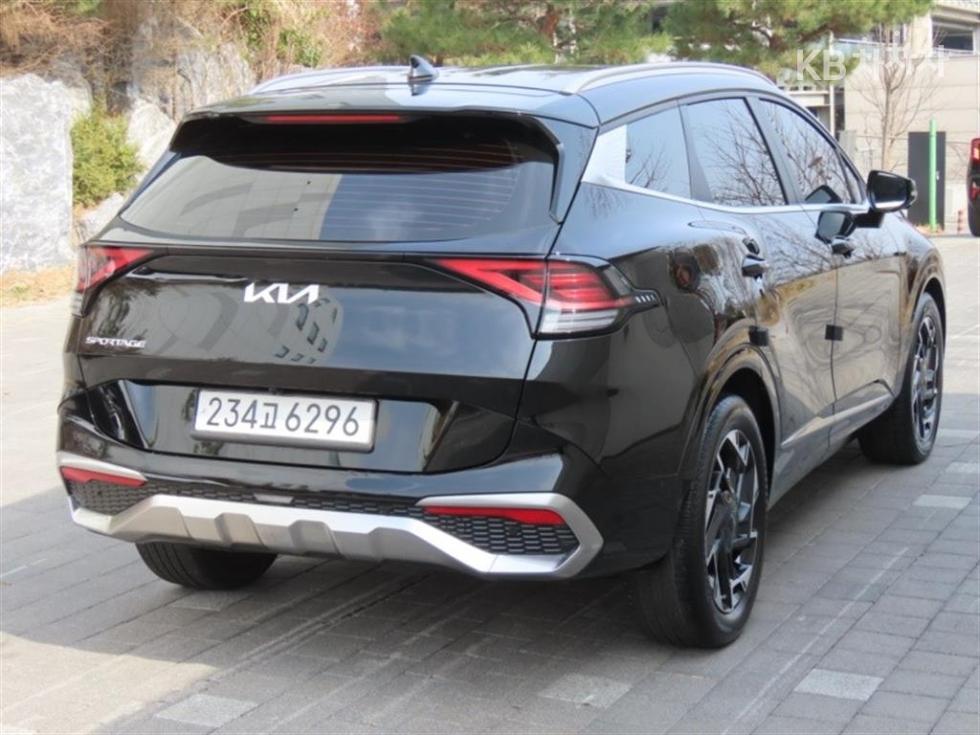 2022 - kia sportage