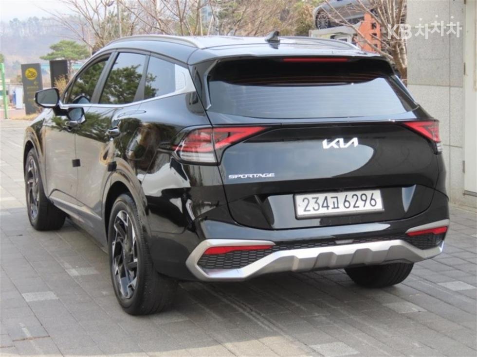2022 - kia sportage