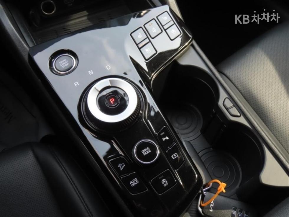 2022 - kia sportage