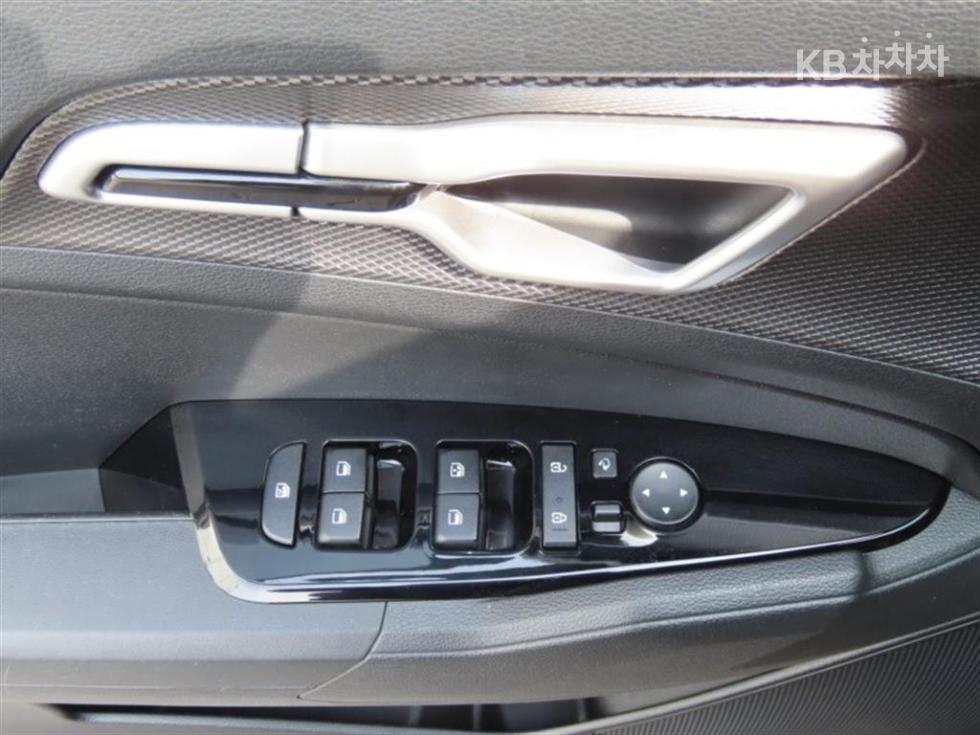 2022 - kia sportage