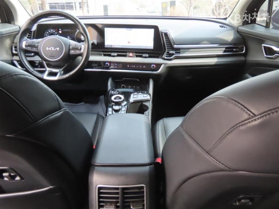 2022 - kia sportage