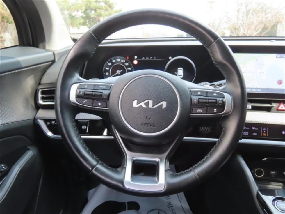 2022 - kia sportage