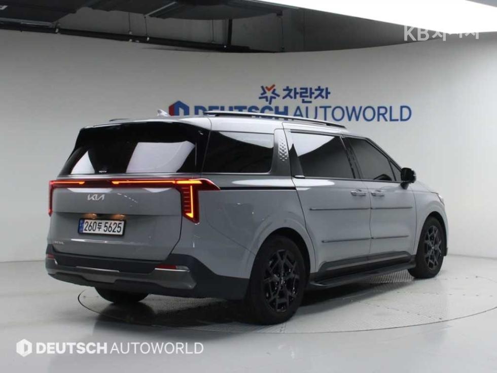 2025 - kia carnival