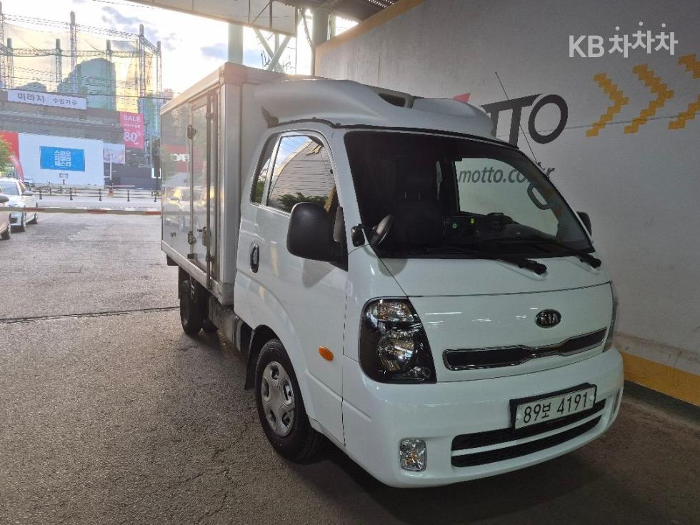 2013 - kia bongo iii