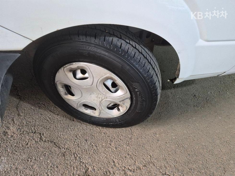 2013 - kia bongo iii