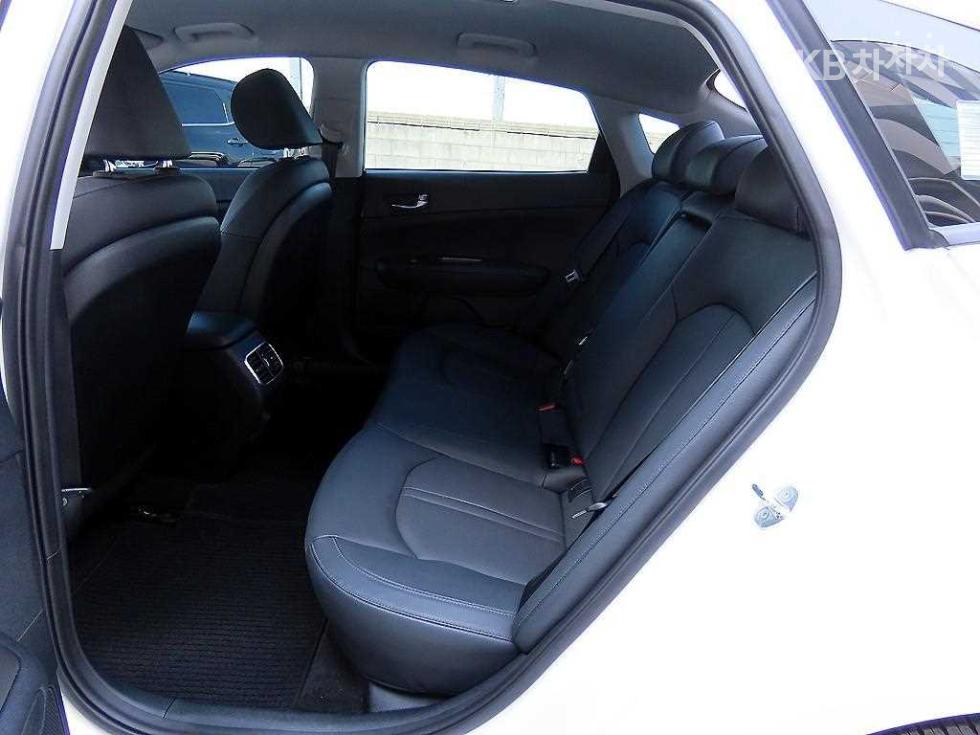 2020 - kia k5