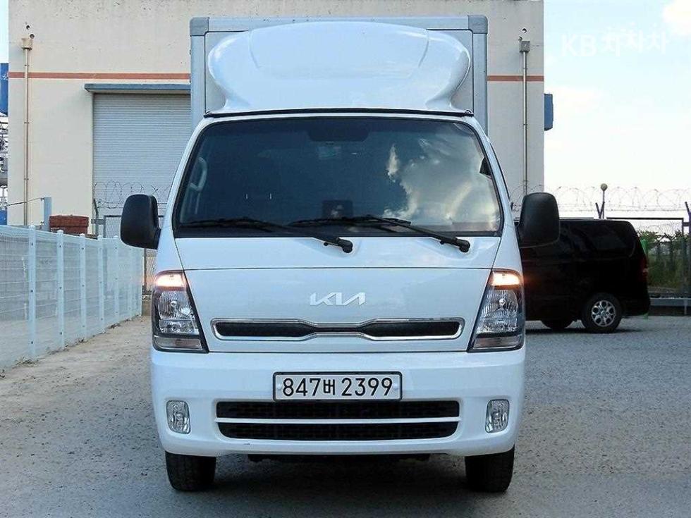 2025 - kia bongo iii