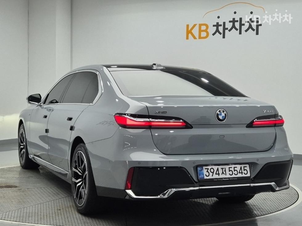 BMW 7er — miniaturë 2